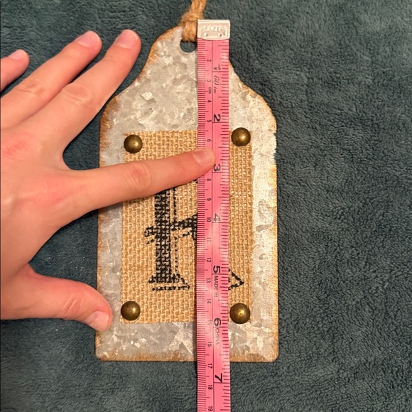 Rustic Hanging Tag with Letter R - Picture 4 of 4